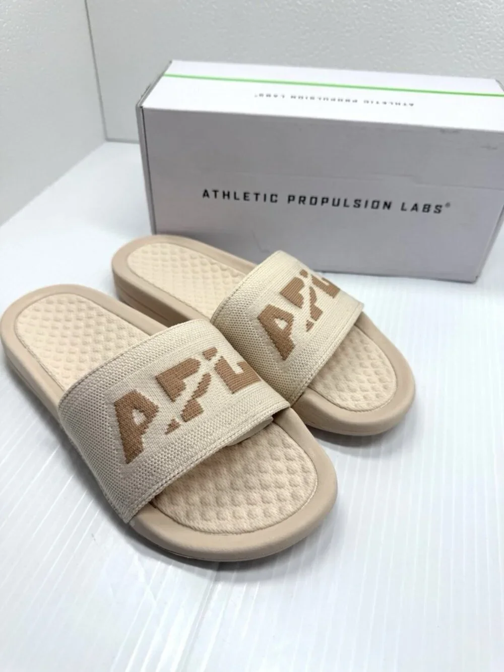 APL TechLoom Slide Womens 6 Beige Logo Comfort Sandals Warm Silk Caramel
